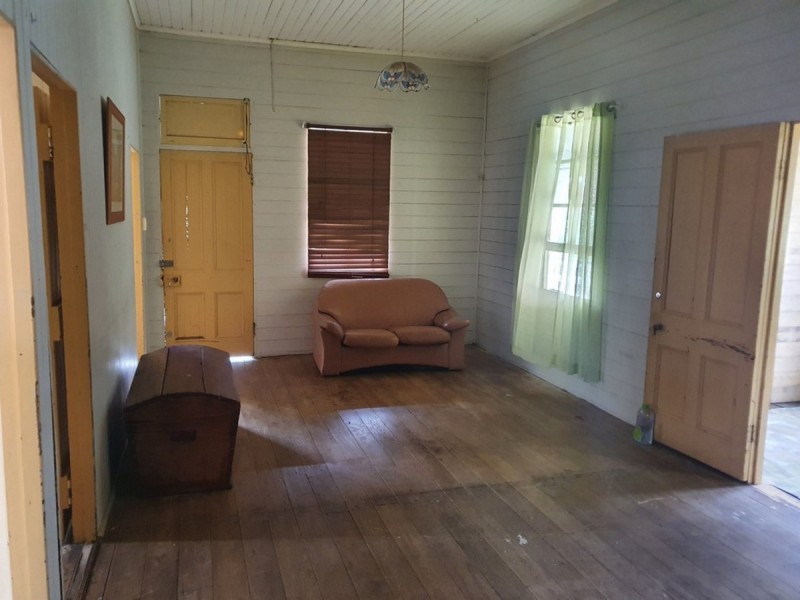 19 Esk Street, Crows Nest QLD 4355