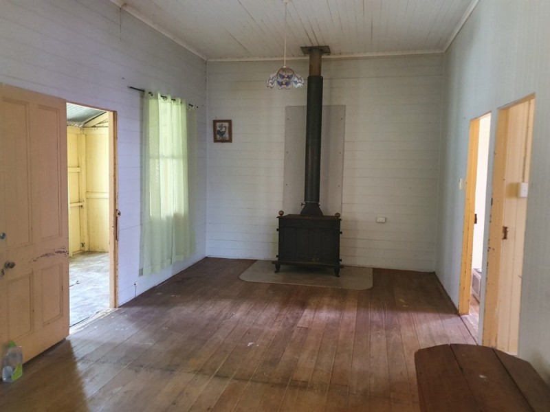 19 Esk Street, Crows Nest QLD 4355