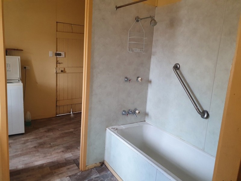 19 Esk Street, Crows Nest QLD 4355