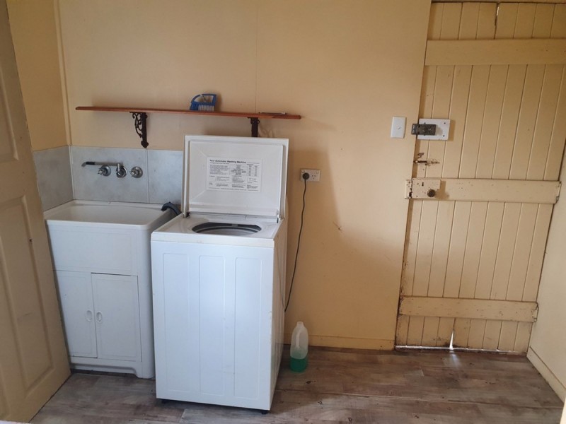 19 Esk Street, Crows Nest QLD 4355