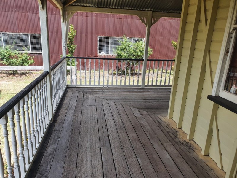 19 Esk Street, Crows Nest QLD 4355