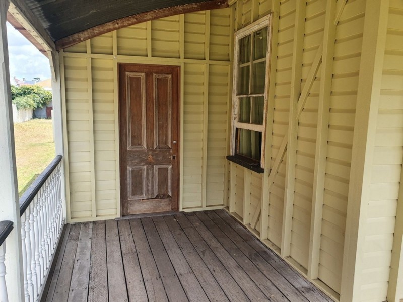 19 Esk Street, Crows Nest QLD 4355