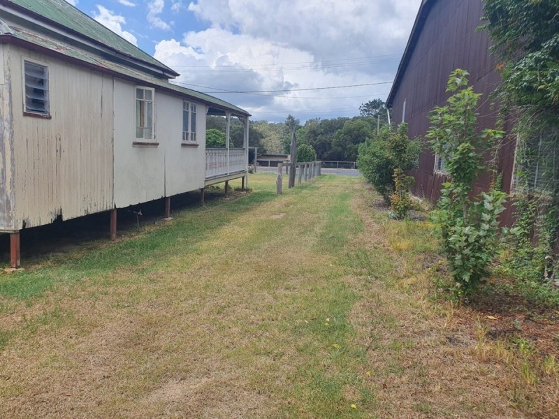 19 Esk Street, Crows Nest QLD 4355