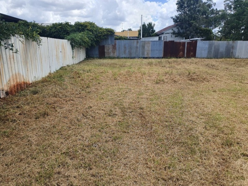 19 Esk Street, Crows Nest QLD 4355