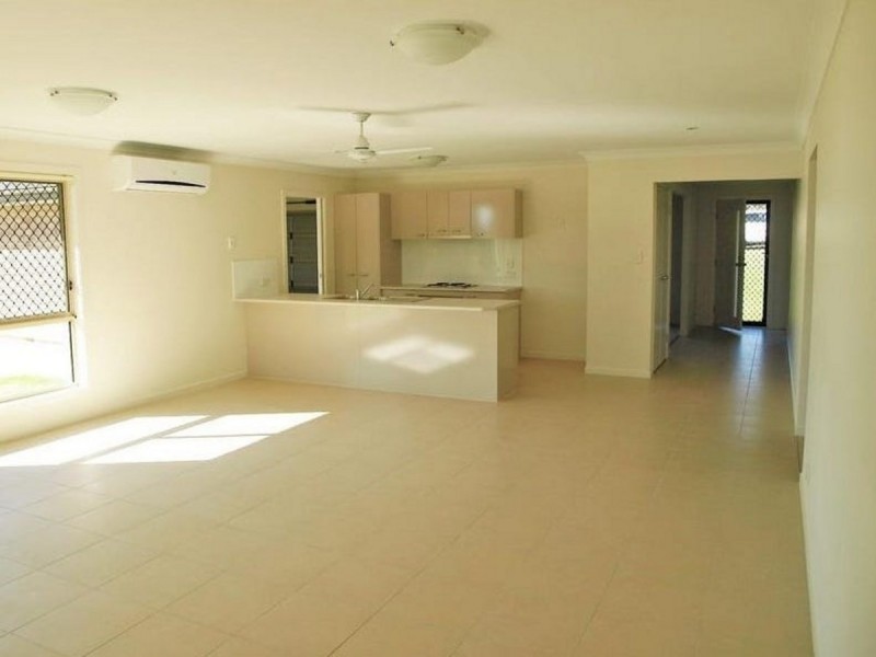 2 Greenwood Place, Withcott QLD 4352