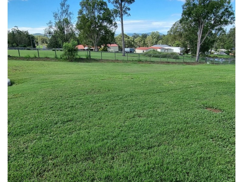 2 Greenwood Place, Withcott QLD 4352