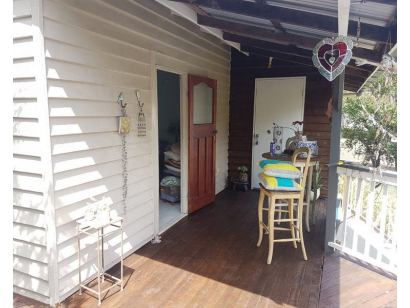 11 Jones Street, Crows Nest QLD 4355