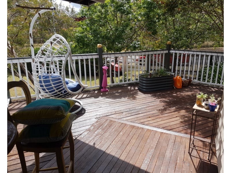 11 Jones Street, Crows Nest QLD 4355