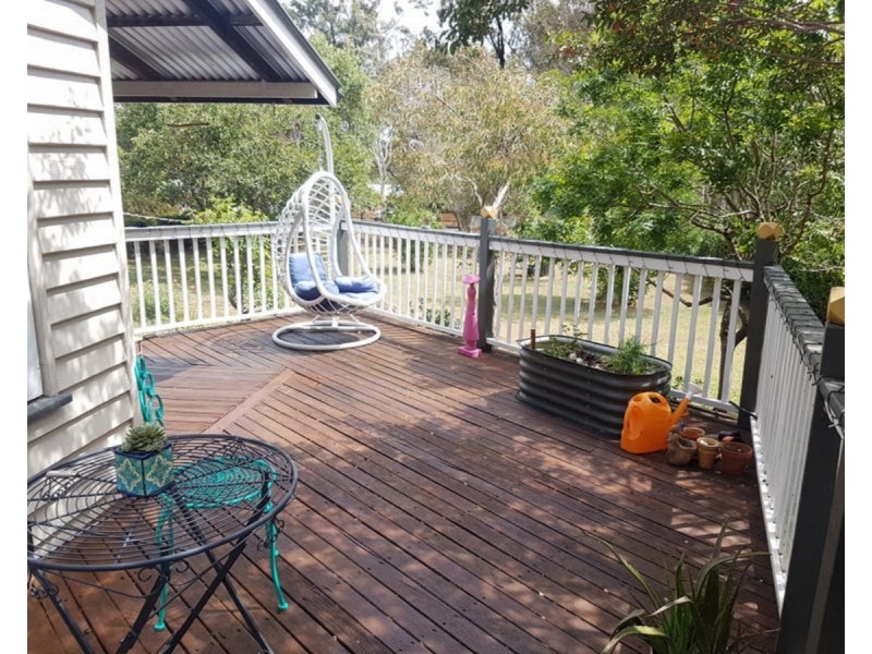 11 Jones Street, Crows Nest QLD 4355