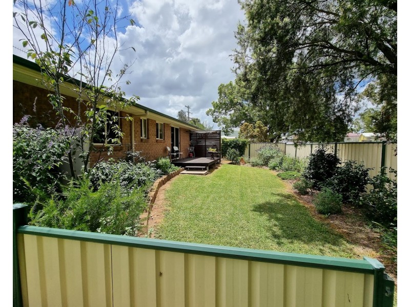 1 John Street, Crows Nest QLD 4355