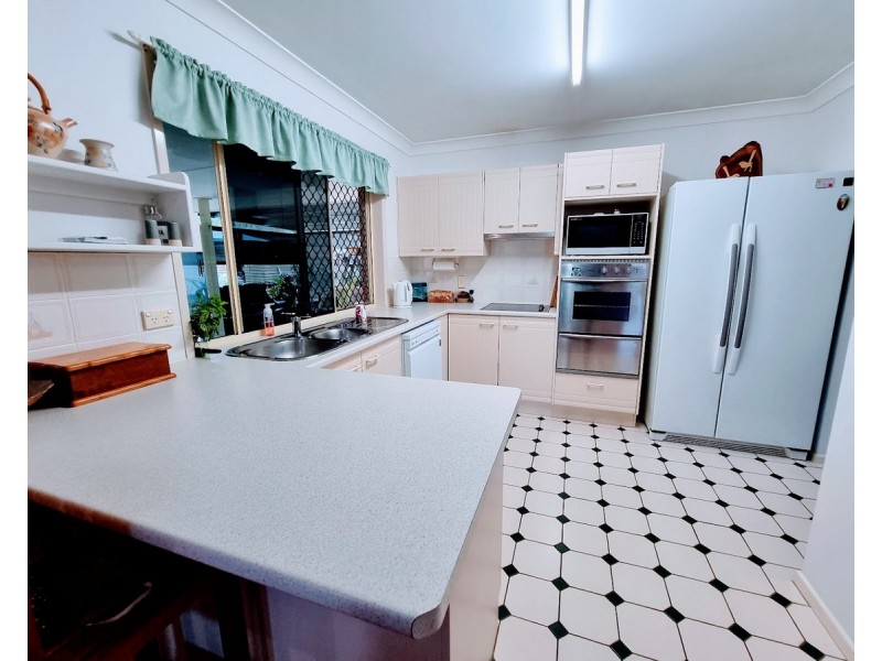 1 John Street, Crows Nest QLD 4355