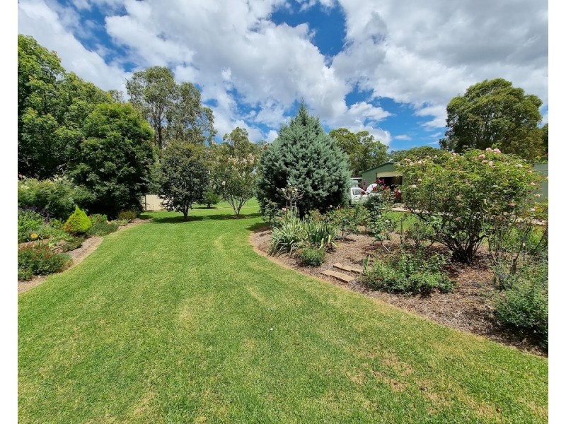 1 John Street, Crows Nest QLD 4355