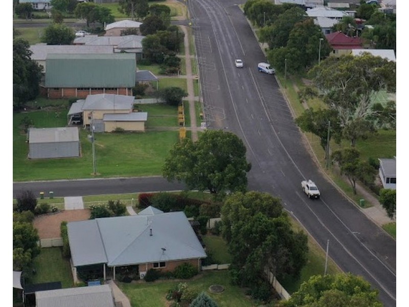 1 John Street, Crows Nest QLD 4355