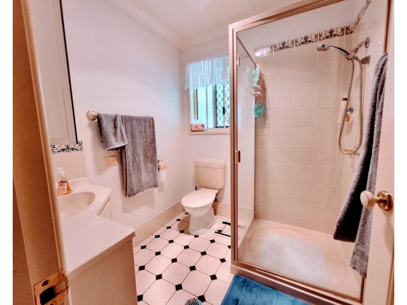 1 John Street, Crows Nest QLD 4355