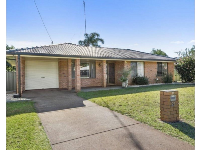 21 Cambridge Street, Harristown QLD 4350