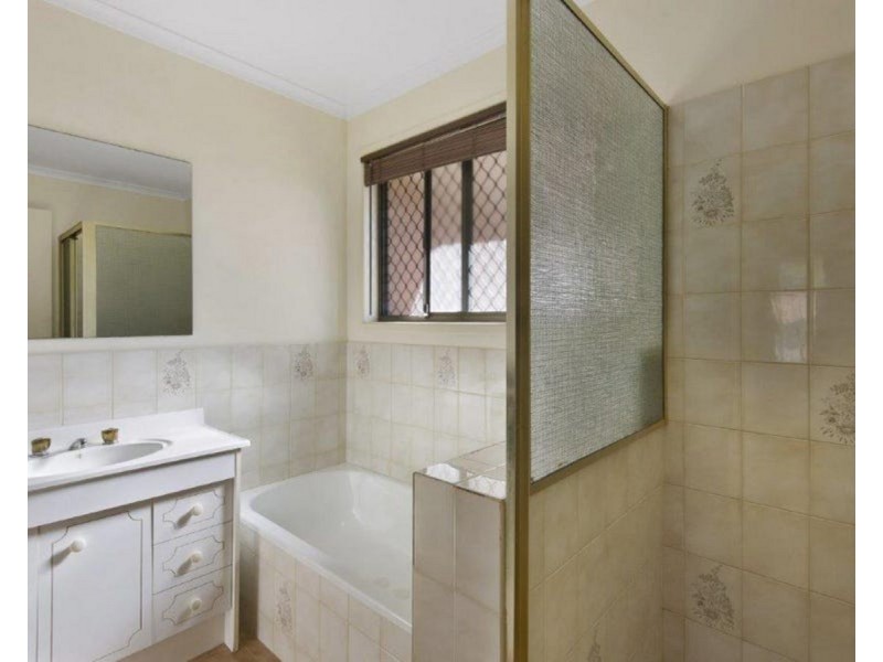 21 Cambridge Street, Harristown QLD 4350