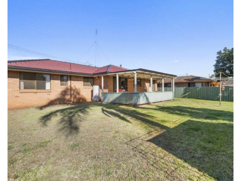 21 Cambridge Street, Harristown QLD 4350