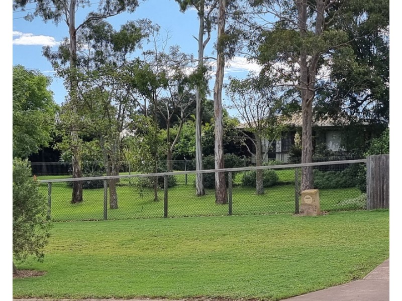 7 Cooper Road, Glenvale QLD 4350