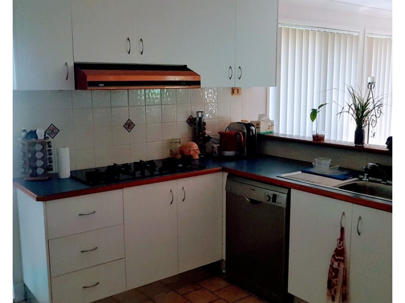 7 Cooper Road, Glenvale QLD 4350