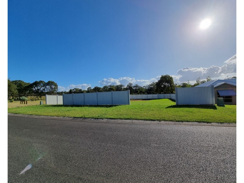 19 Parkland Drive, Crows Nest QLD 4355