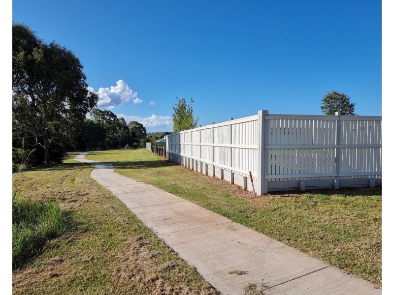 19 Parkland Drive, Crows Nest QLD 4355