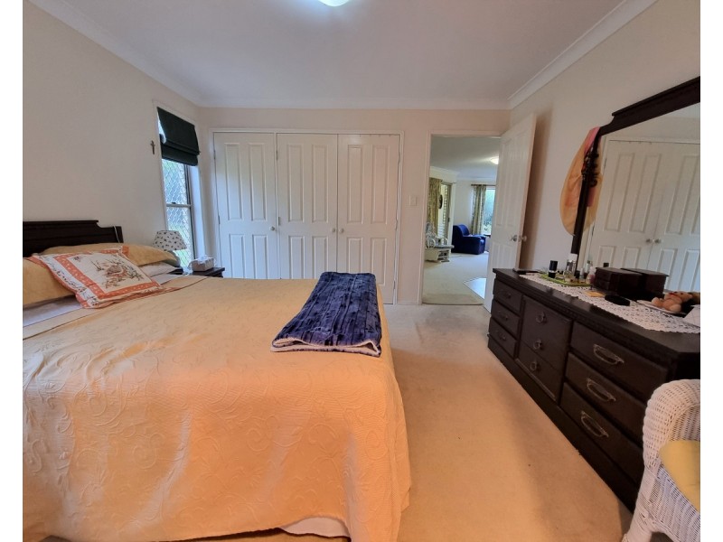 8 Lee Court, Crows Nest QLD 4355