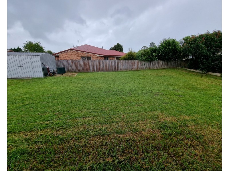 8 Lee Court, Crows Nest QLD 4355