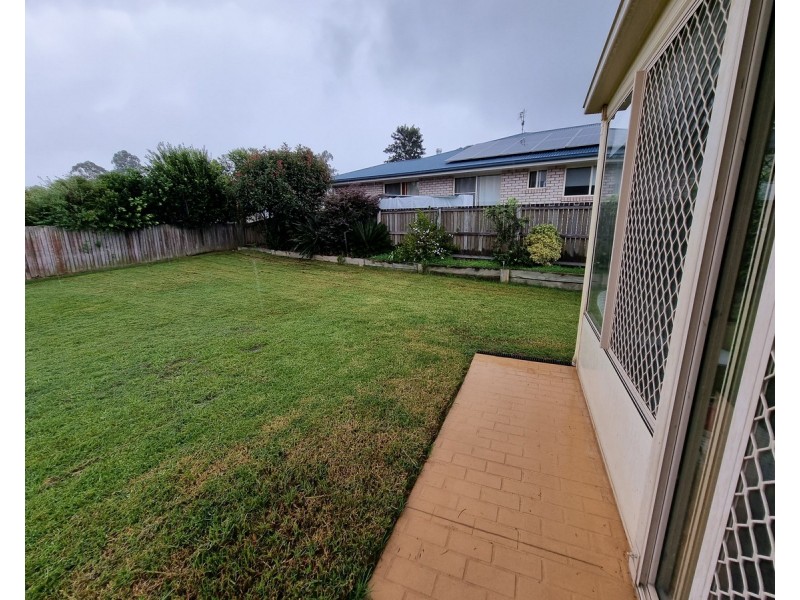 8 Lee Court, Crows Nest QLD 4355