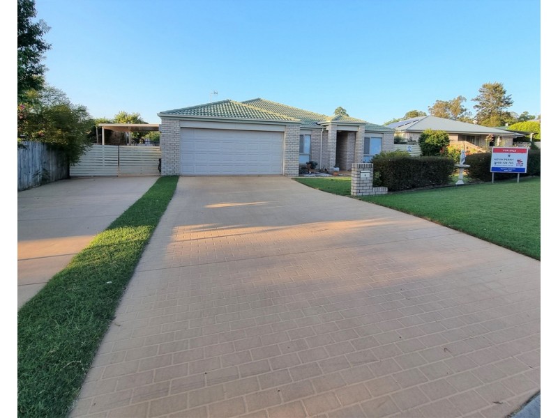 8 Lee Court, Crows Nest QLD 4355