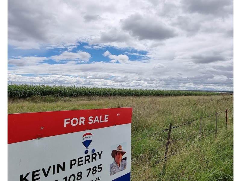 1 Oakey-Pittsworth Road, Aubigny QLD 4401