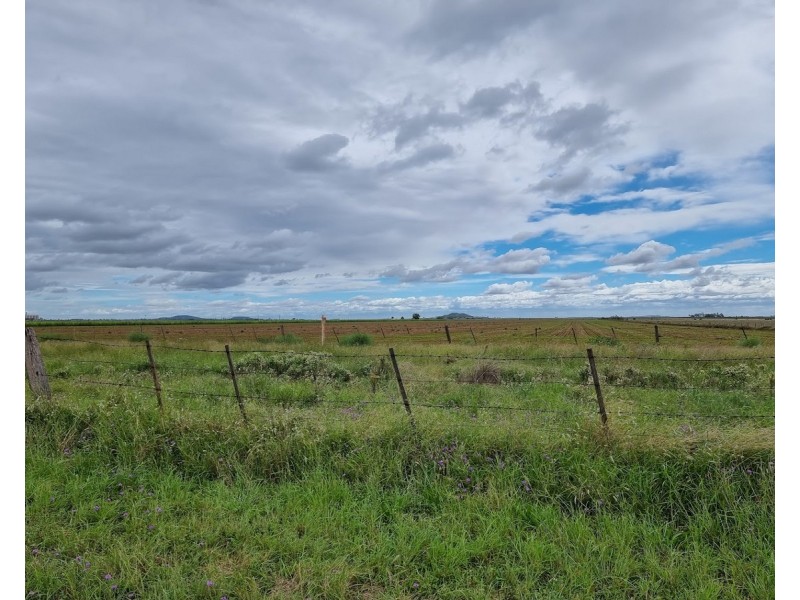 1 Oakey-Pittsworth Road, Aubigny QLD 4401