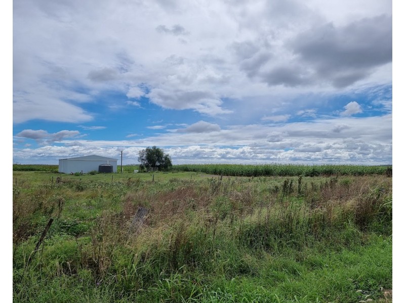 1 Oakey-Pittsworth Road, Aubigny QLD 4401