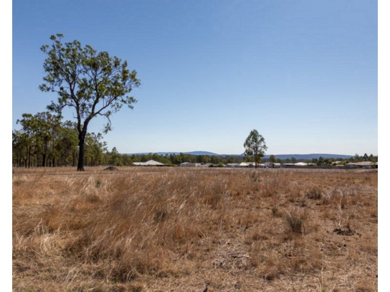 14 Parkridge Drive (Kookaburra Ridge), Withcott QLD 4352