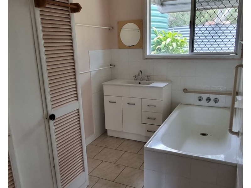40-42 Railway Terrace, Moore QLD 4306