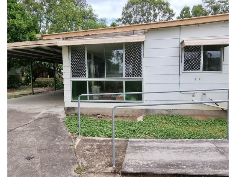 40-42 Railway Terrace, Moore QLD 4306