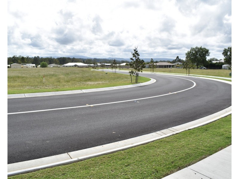 7 Parkridge Drive, Withcott QLD 4352