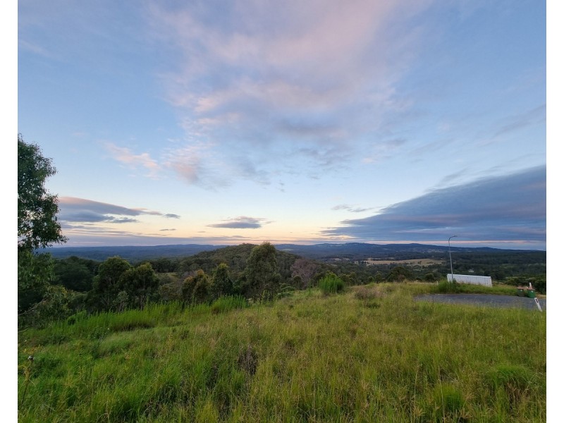 55 Charlotte Road, Hampton QLD 4352