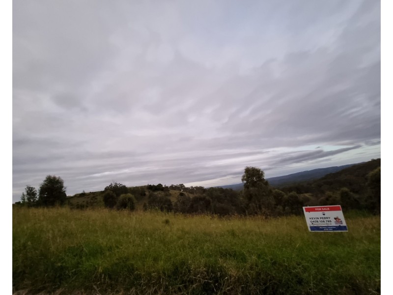 55 Charlotte Road, Hampton QLD 4352