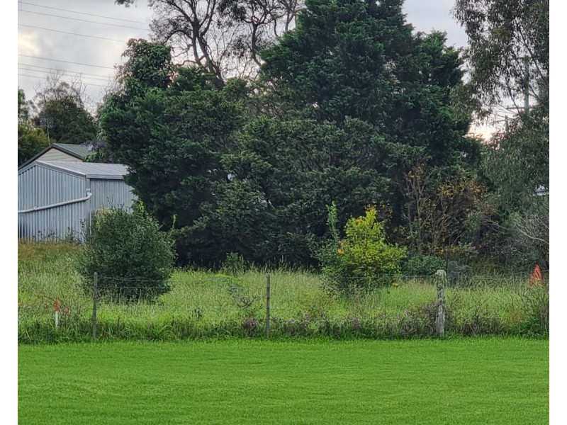 1 Railway Terrace, Crows Nest QLD 4355