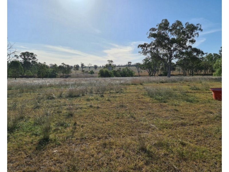 4 Peters Road, Goombungee QLD 4354