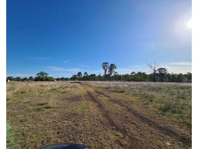 4 Peters Road, Goombungee QLD 4354