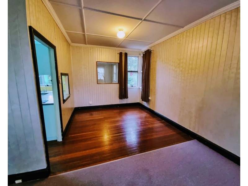 30 South Street, Crows Nest QLD 4355