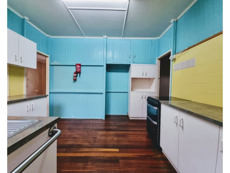 30 South Street, Crows Nest QLD 4355