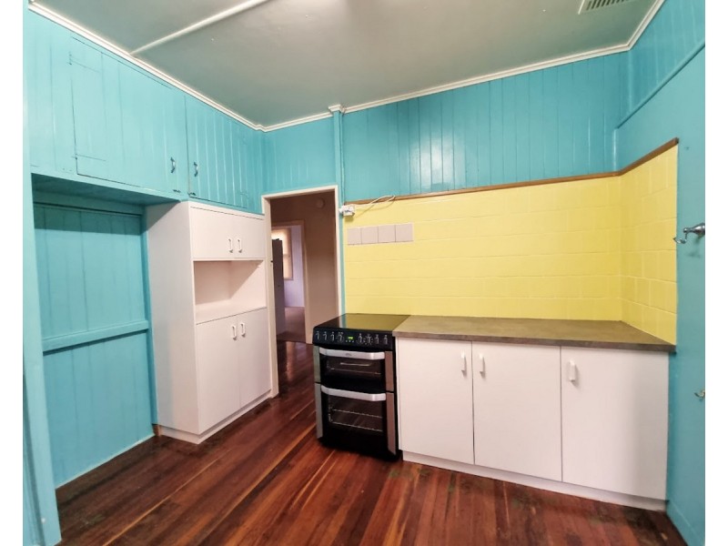 30 South Street, Crows Nest QLD 4355