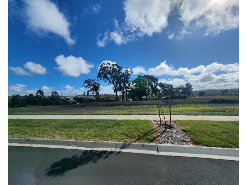40 Aquila Drive (Eagle Heights), Meringandan West QLD 4352