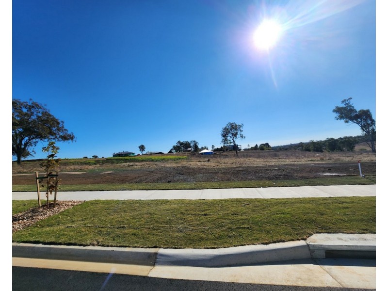 41 Aquila Drive (Eagle Heights), Meringandan West QLD 4352