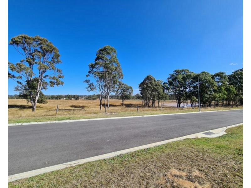 129/30 Parkland Drive, Crows Nest QLD 4355