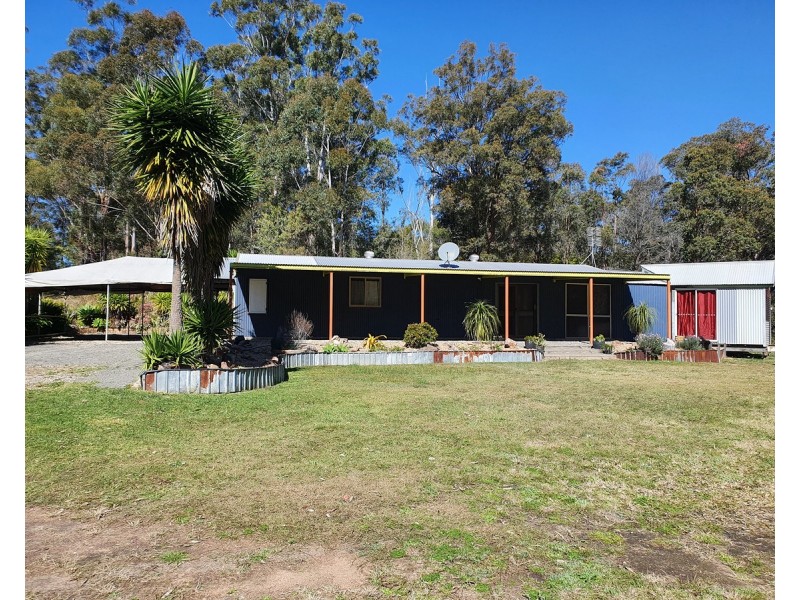 21 Pinnell Road, Crows Nest QLD 4355