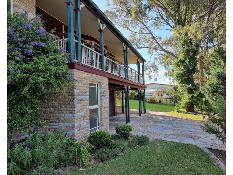 14 Railway Terrace, Crows Nest QLD 4355