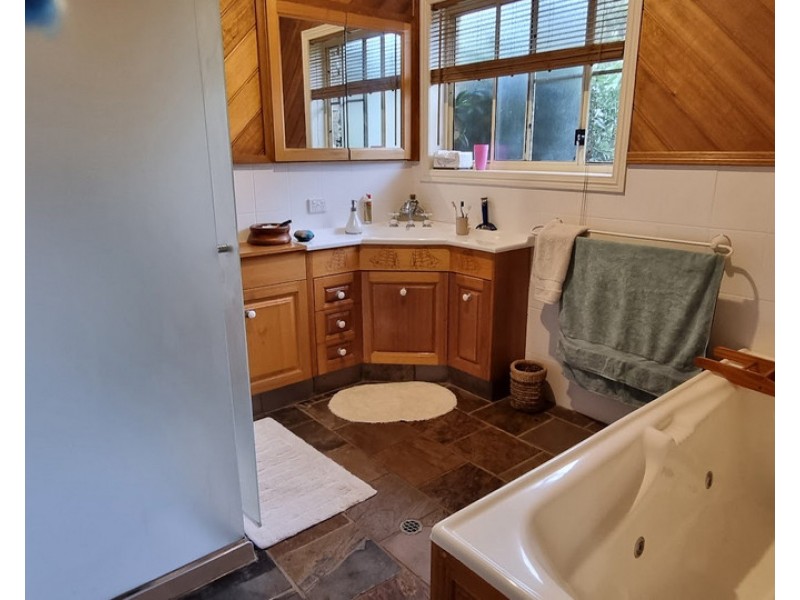 14 Railway Terrace, Crows Nest QLD 4355